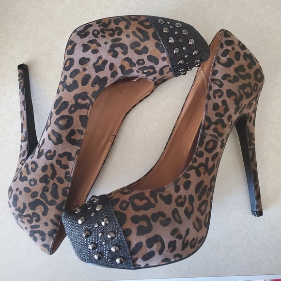 Sexy Penny Loves Kenny Heels - Picture 4 of 5